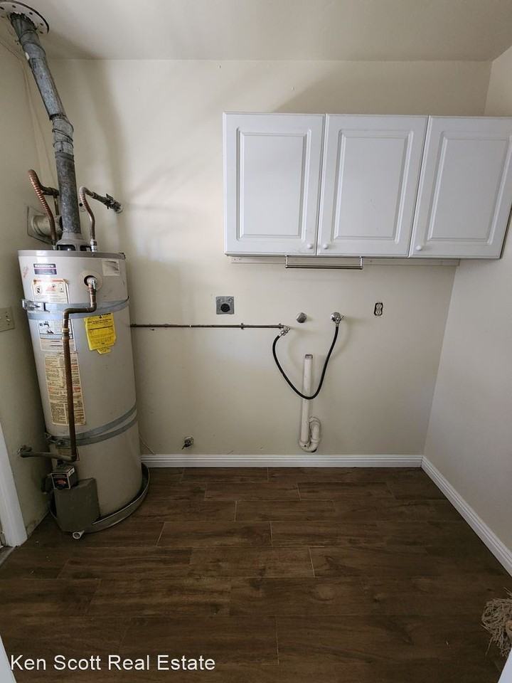 5522 Acacia Ave - Photo 3 of 18