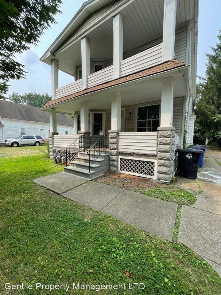 4082 E 67th St - Photo 3 of 31