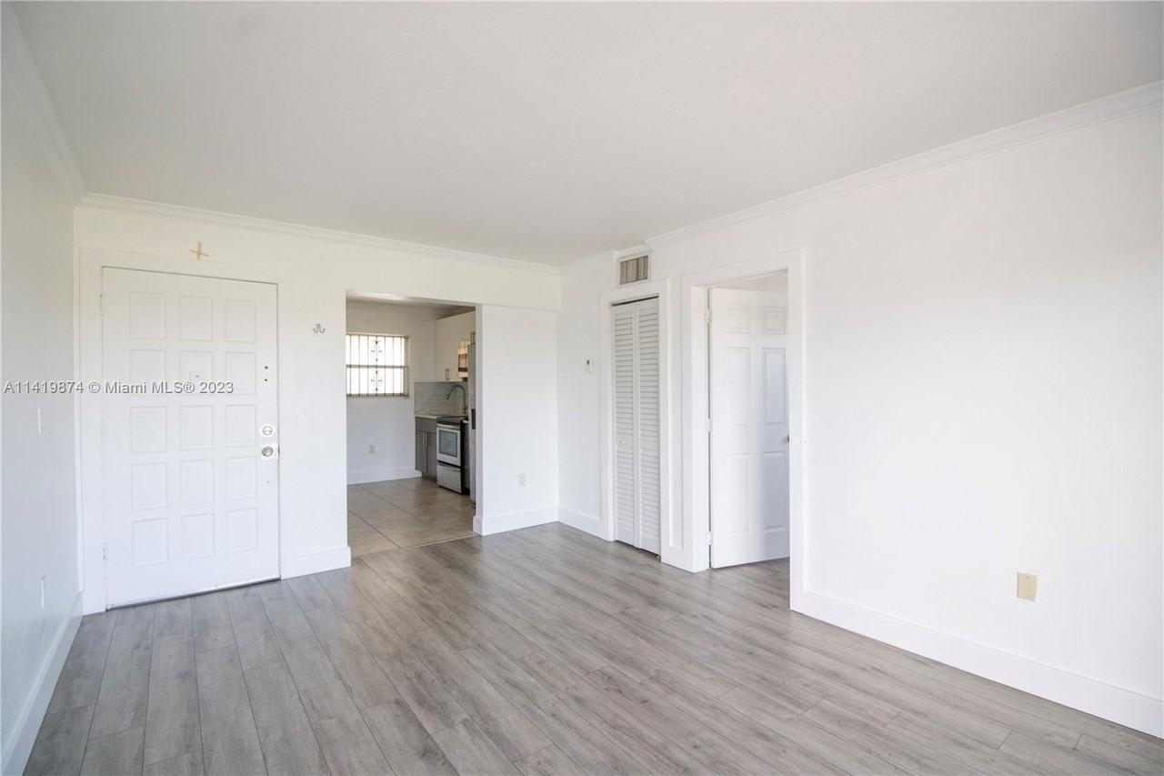 4758 W Flagler St #14 - Photo 2 of 8