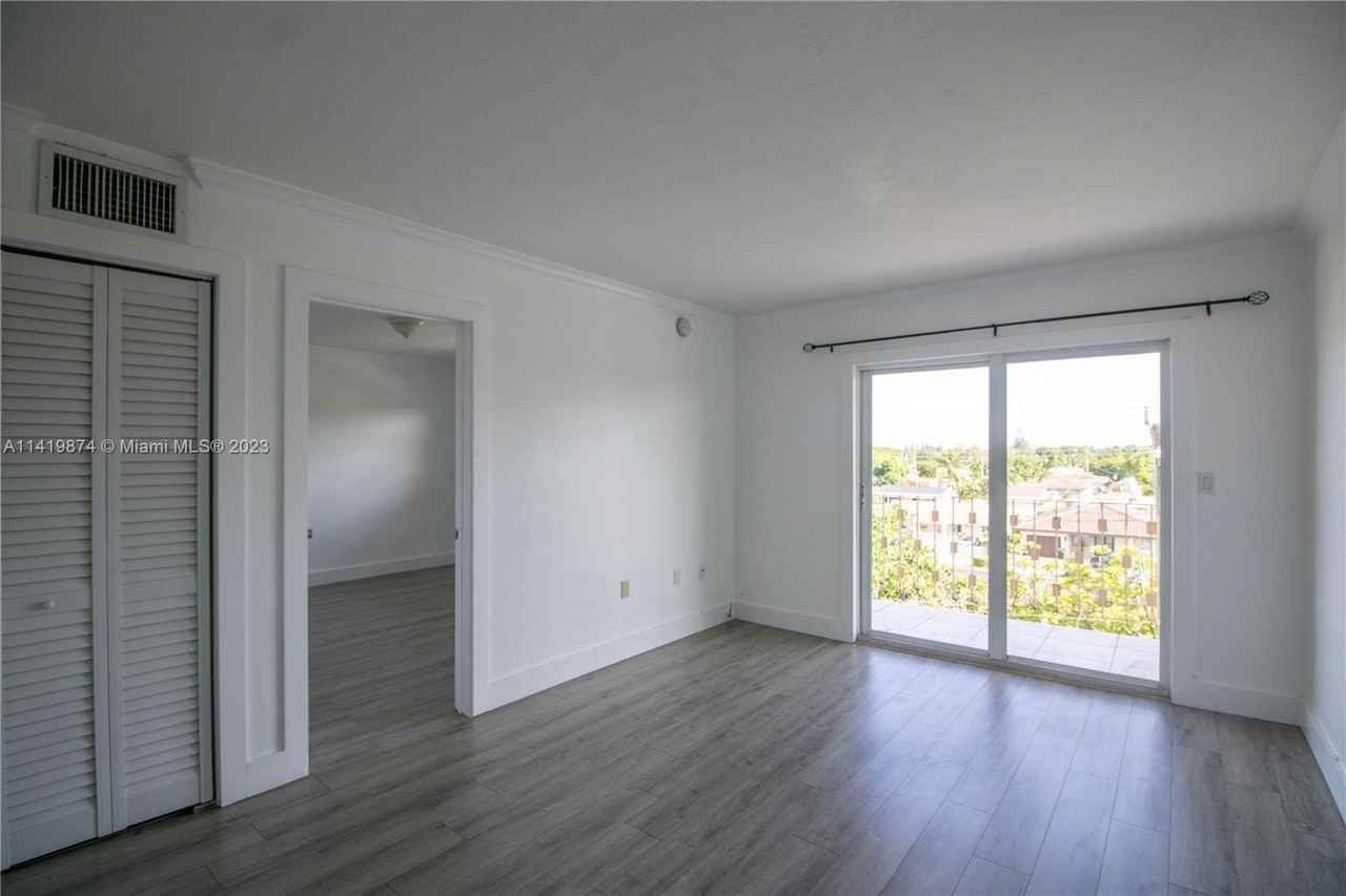 4758 W Flagler St #14 - Photo 3 of 8