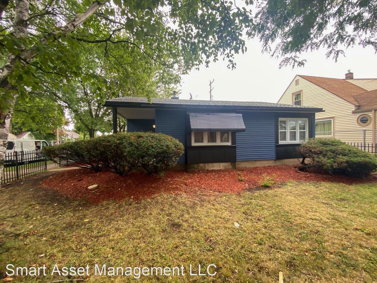 3535 W Marion St - Photo 2 of 11