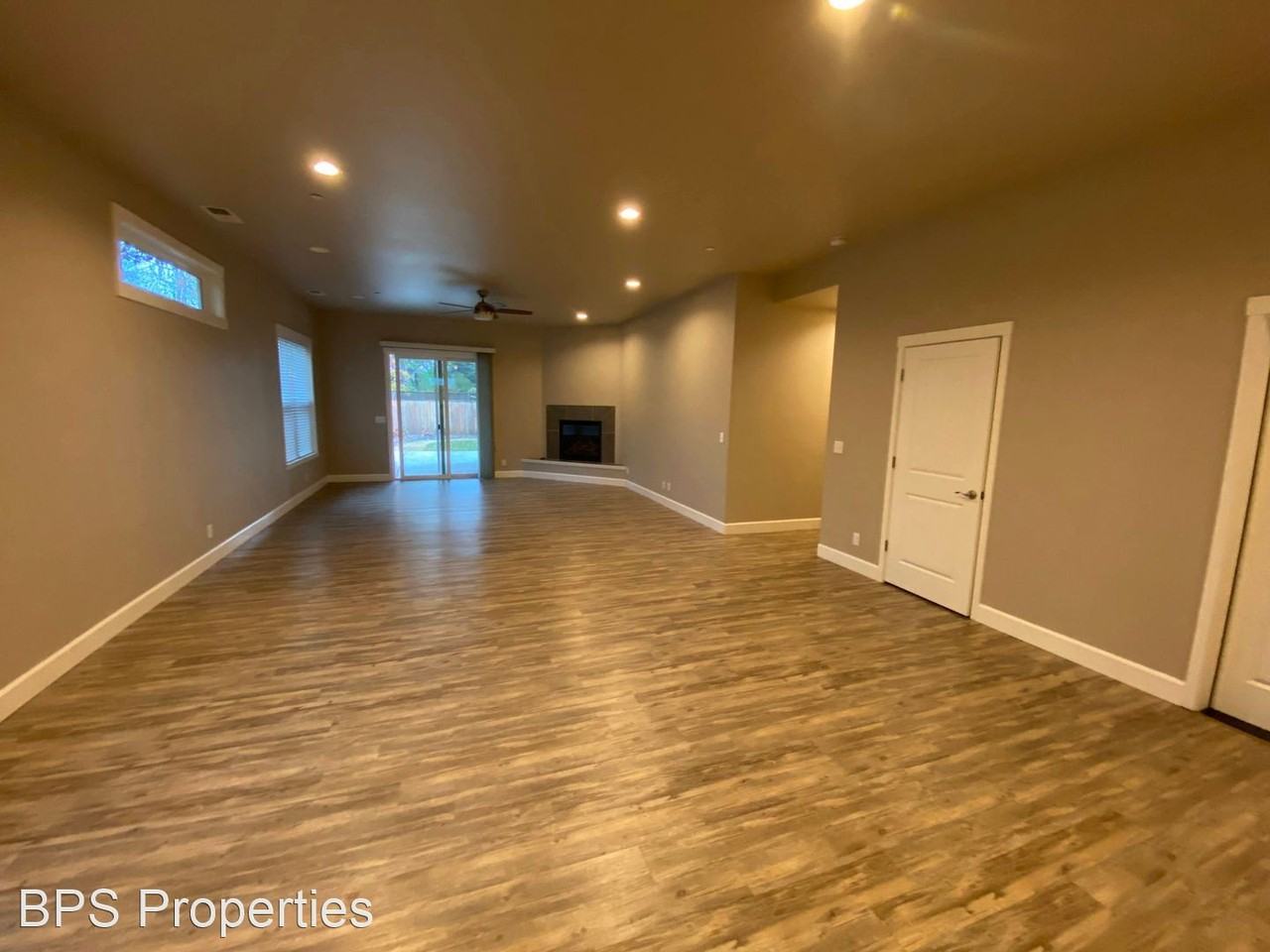 382-393 Hideaway Park - Photo 2 of 28