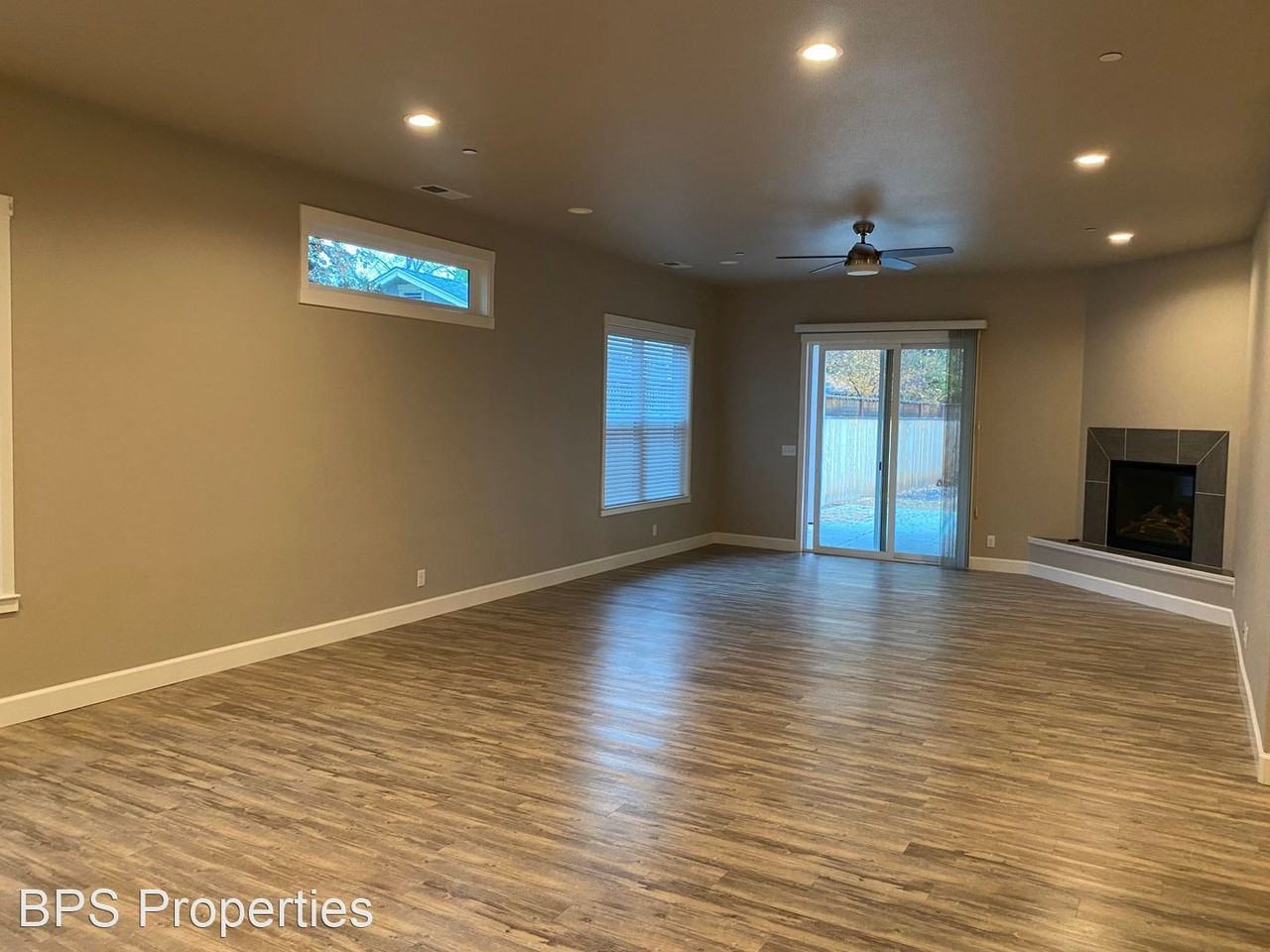 382-393 Hideaway Park - Photo 3 of 28