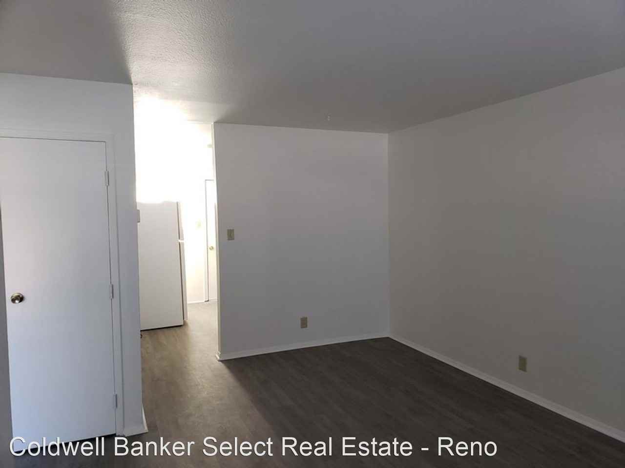 1025 Prater Way - Photo 2 of 9