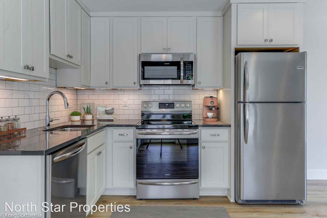 3675 Se 13th Ave #A - Photo 3 of 29