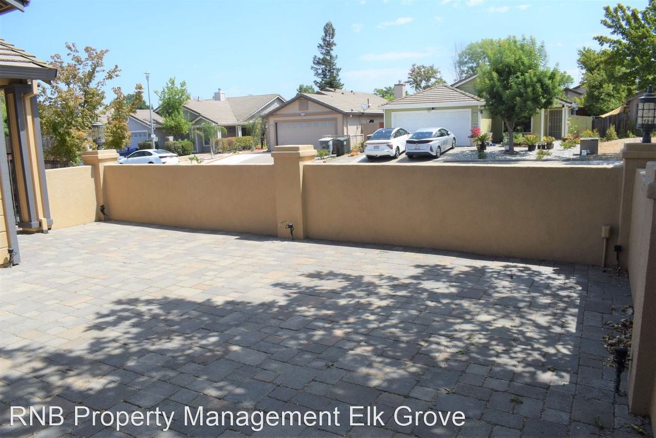 9161 Devon Crest Way - Photo 2 of 19