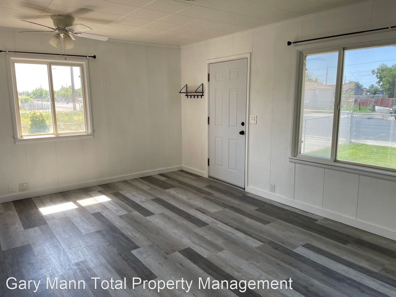 2129 W Peninsula Dr - Photo 2 of 14