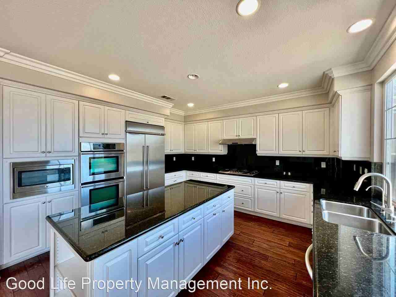 1850 Sheridan Way - Photo 2 of 34
