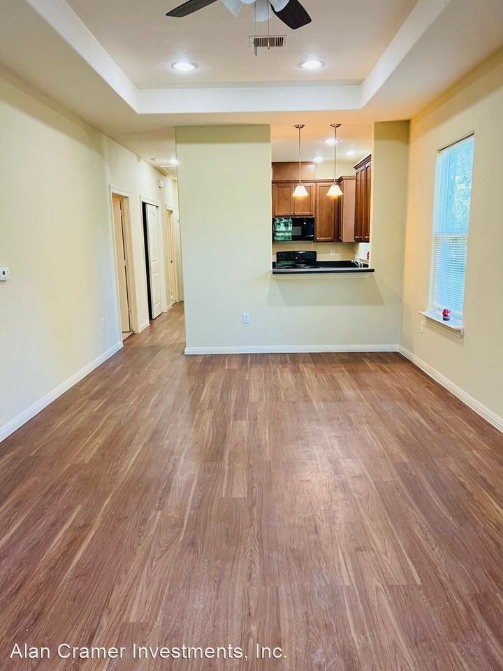 380 S 20th St - Photo 3 of 12