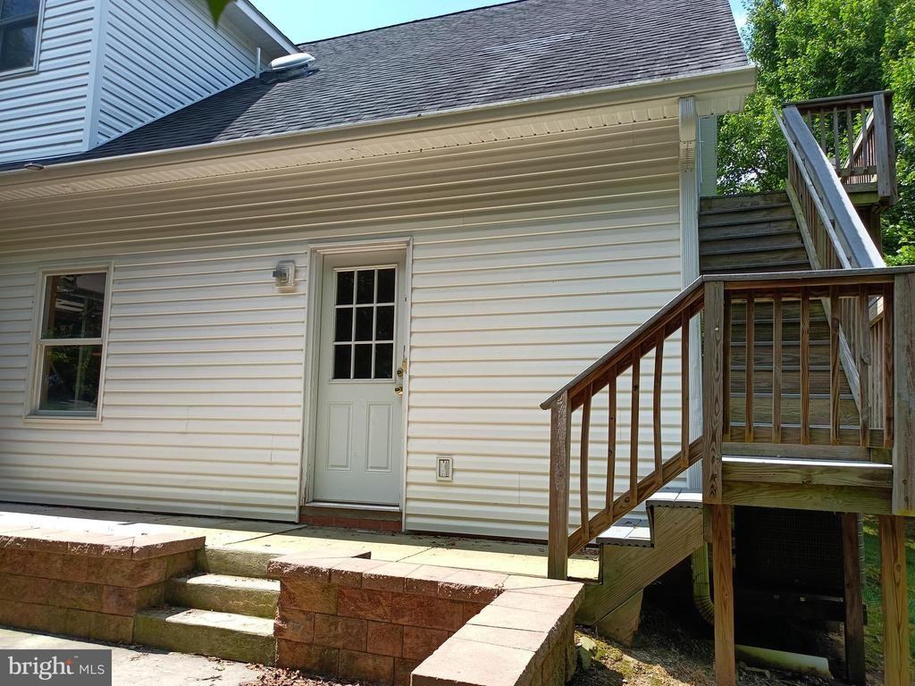 14022 Poplar Grove Rd - Photo 2 of 4