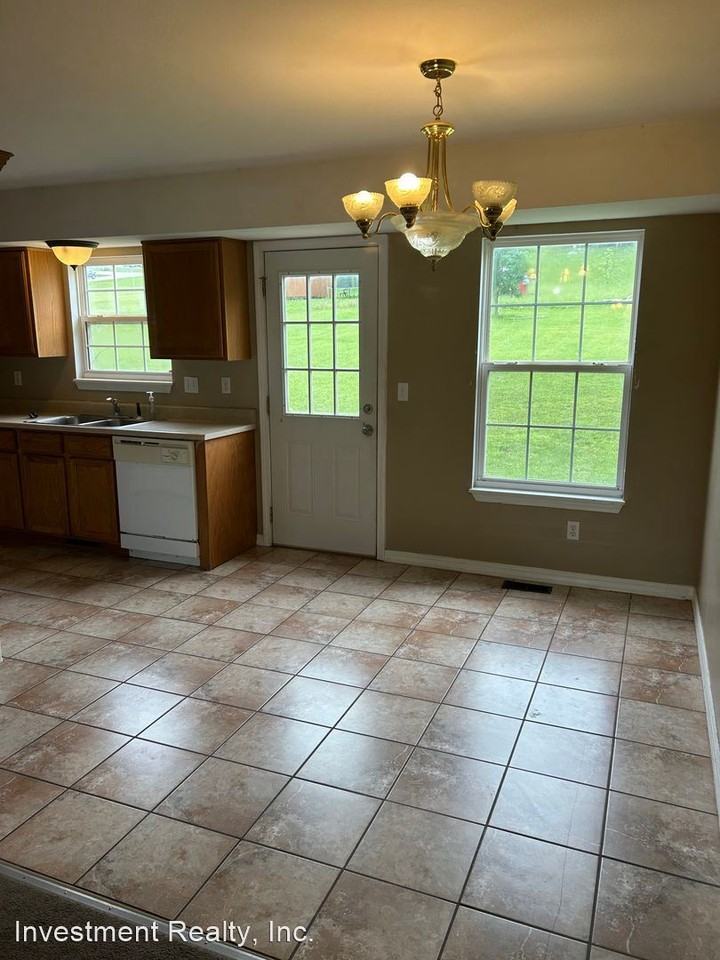 1602 E Windridge - Photo 3 of 25