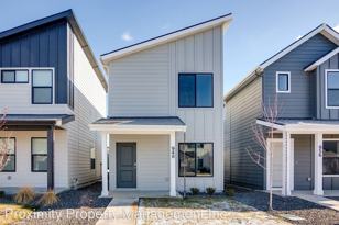 11073 W Crestwater Ln  