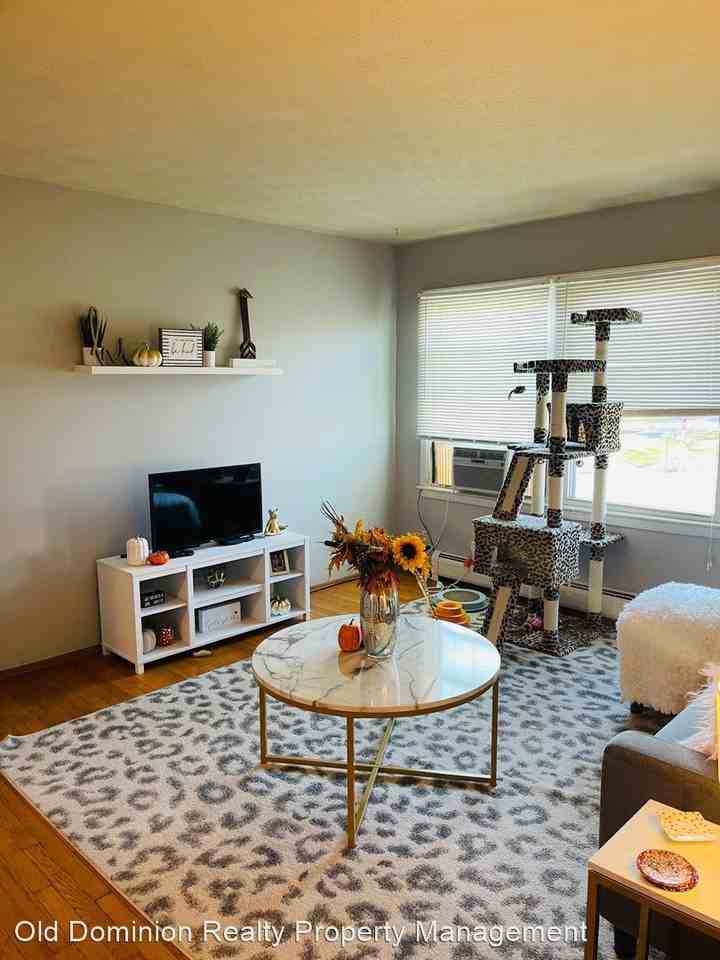 121A Holly Hill St - Photo 3 of 7