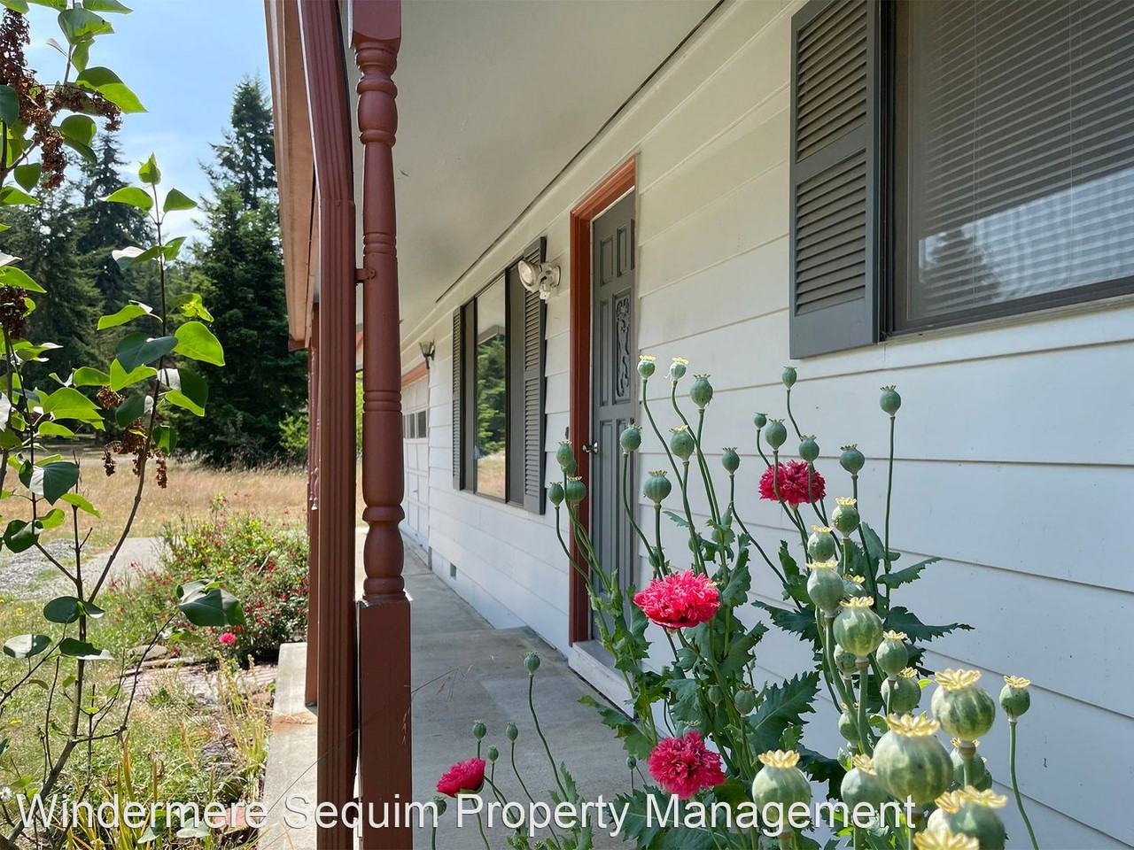 100 Kane Ln - Photo 3 of 48