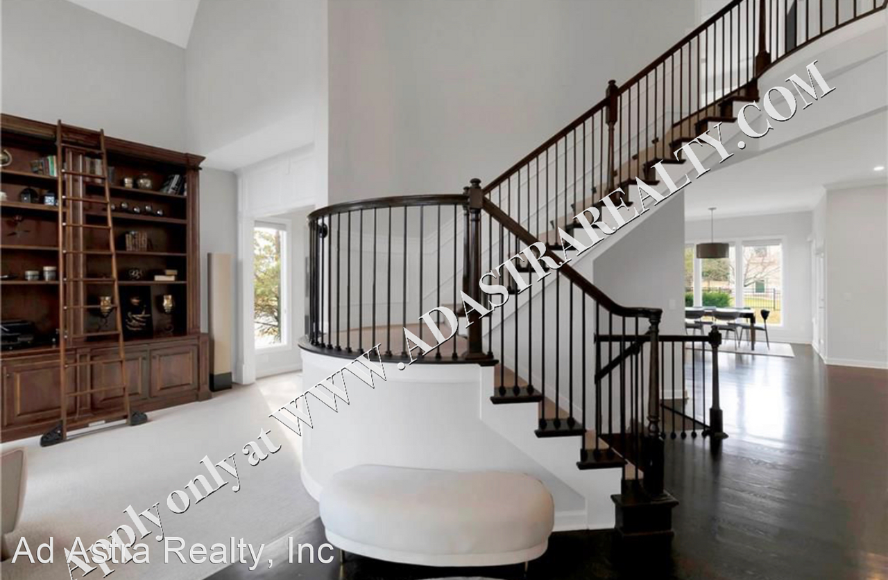 13290 High Dr - Photo 3 of 50