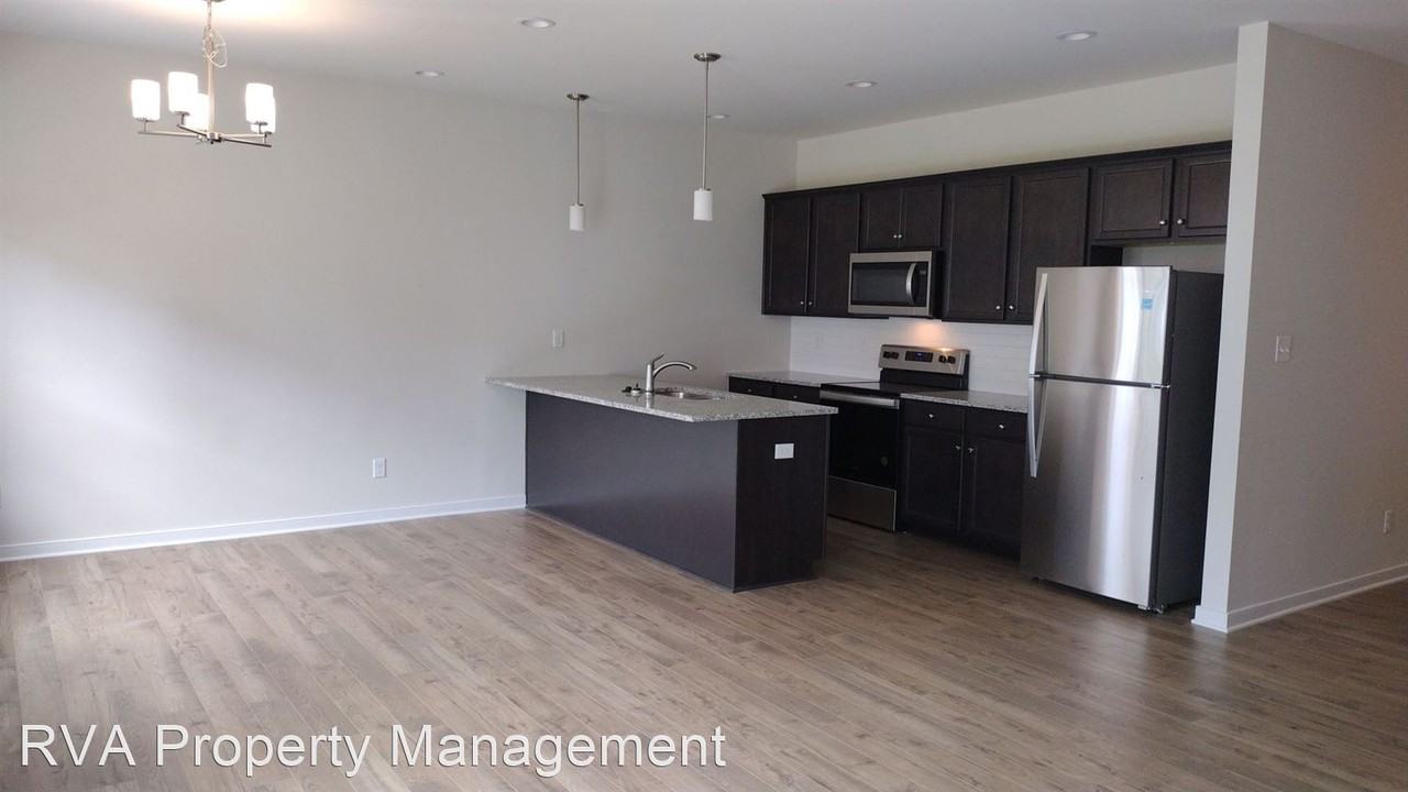 11248 Benton Pointe Way - Photo 3 of 21