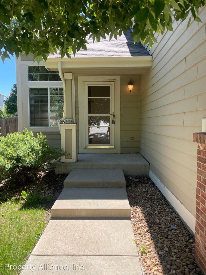 5976 S Winnipeg St - Photo 2 of 14