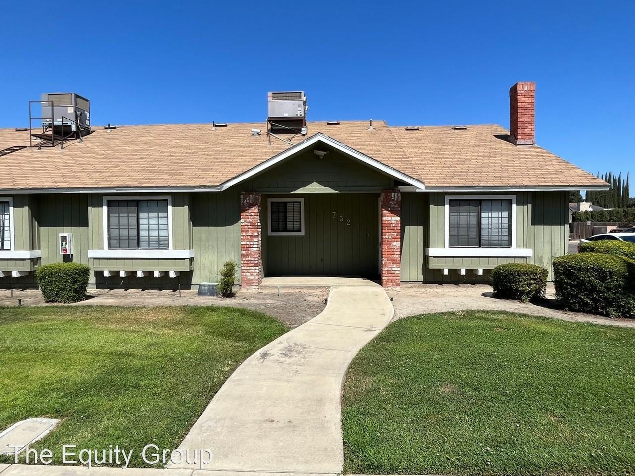 700738 South Linwood / 44314445 West Myrtle/4430 West Cypress Apartments in Visalia, CA 93277