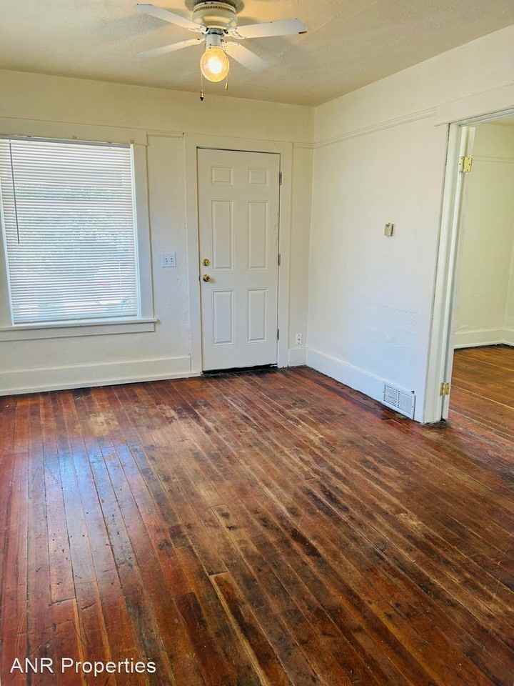 440 N 7th Ave - Photo 3 of 12
