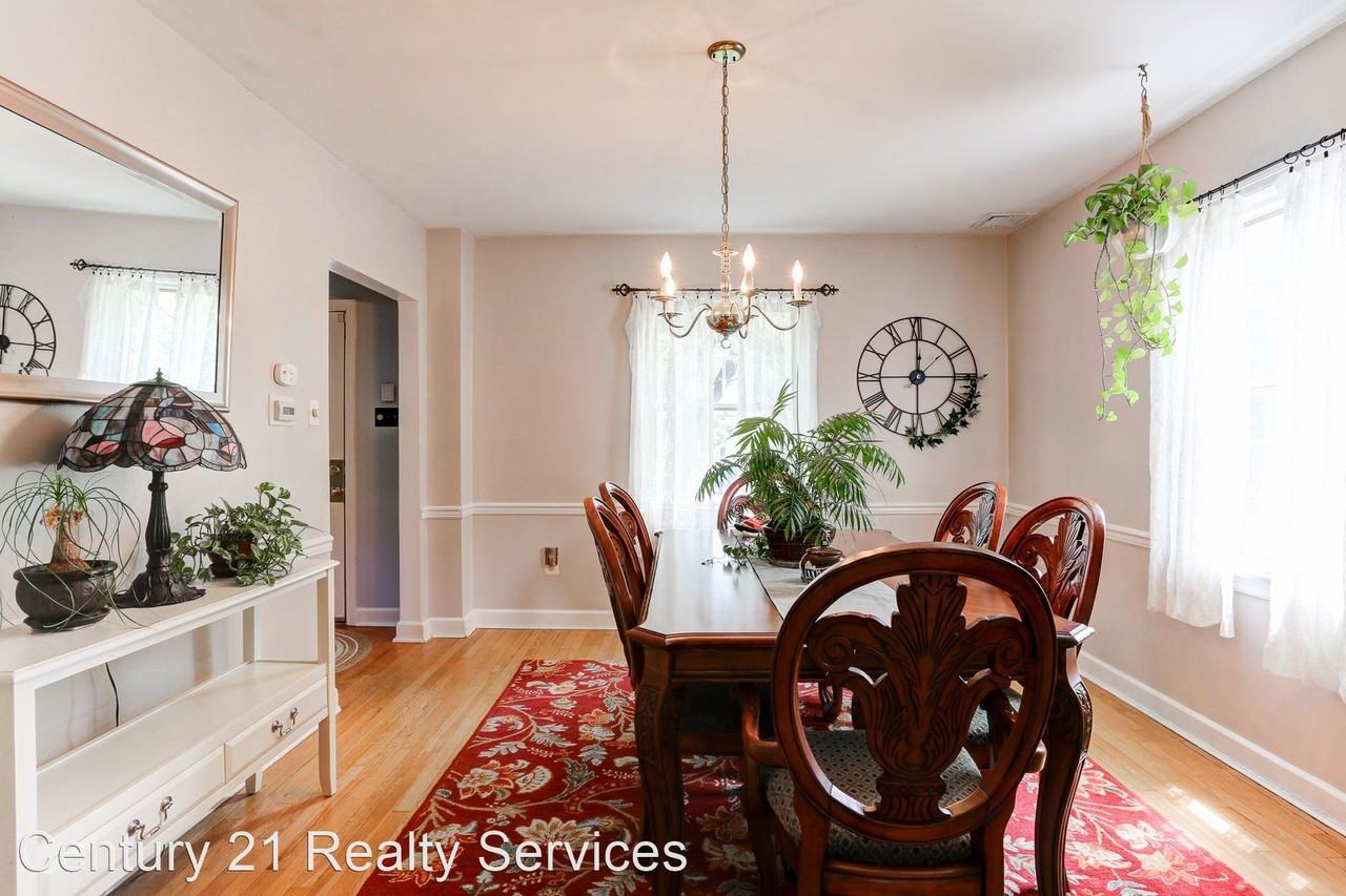 242 N 29th St - Photo 2 of 22