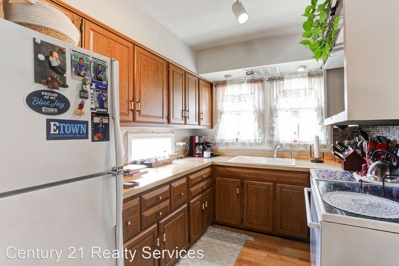 242 N 29th St - Photo 3 of 22