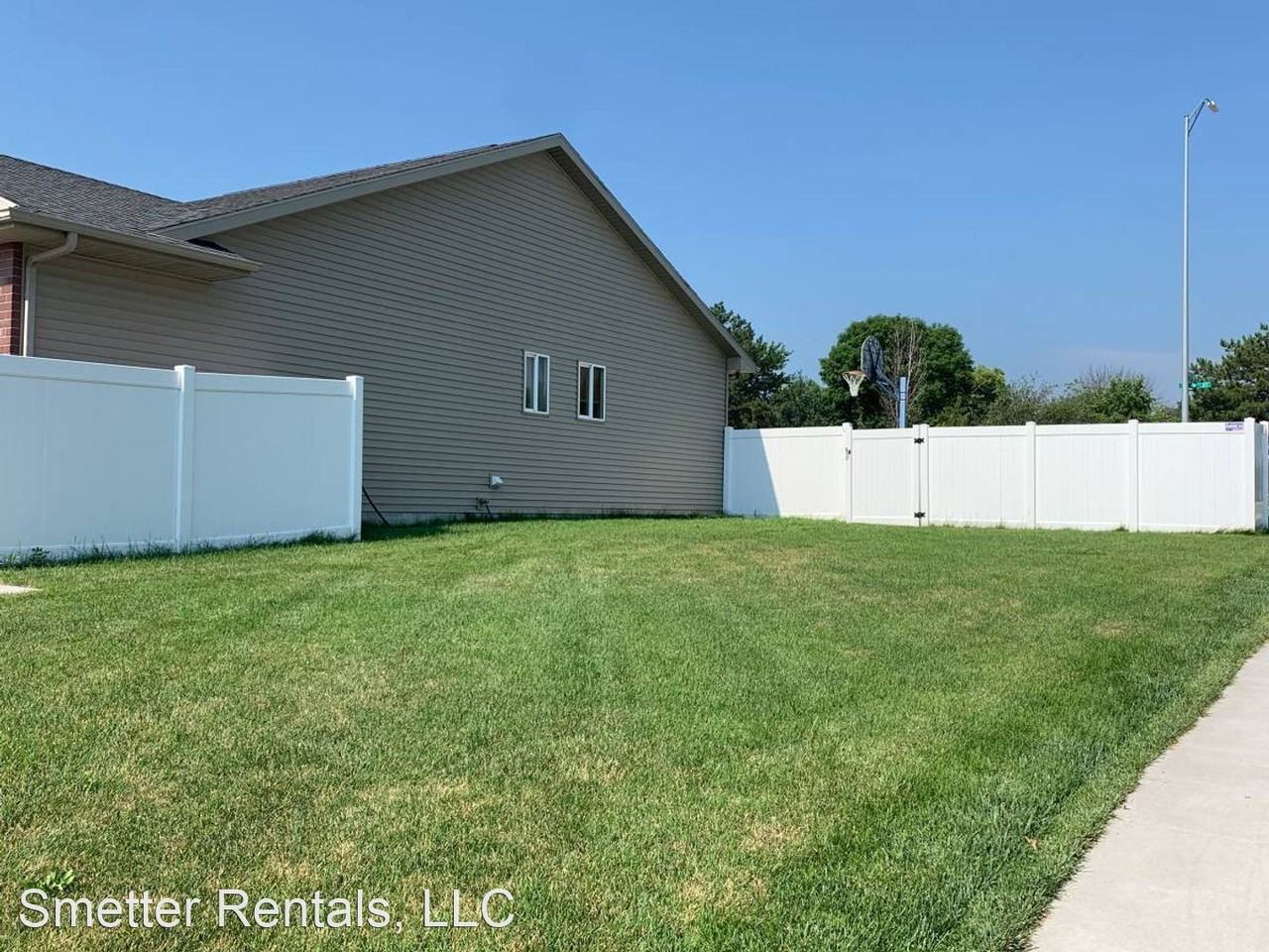 2155 Nw 47th Ct - Photo 2 of 17