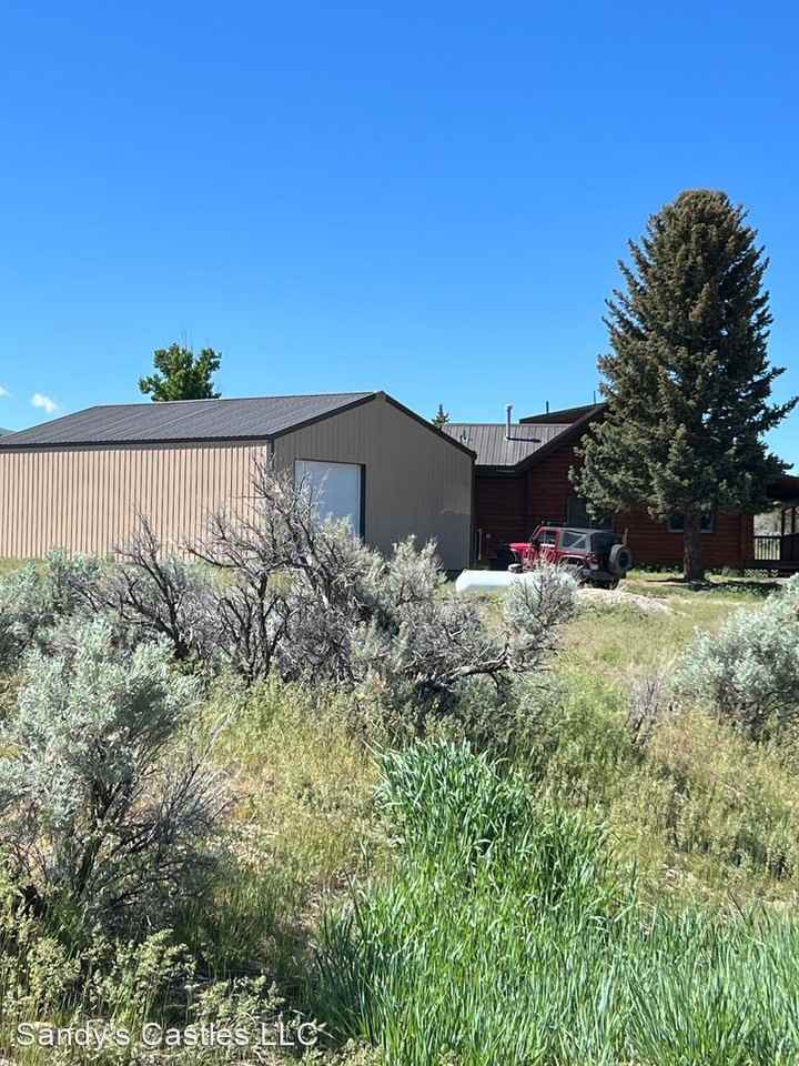 818 Abarr Plz - Photo 3 of 23