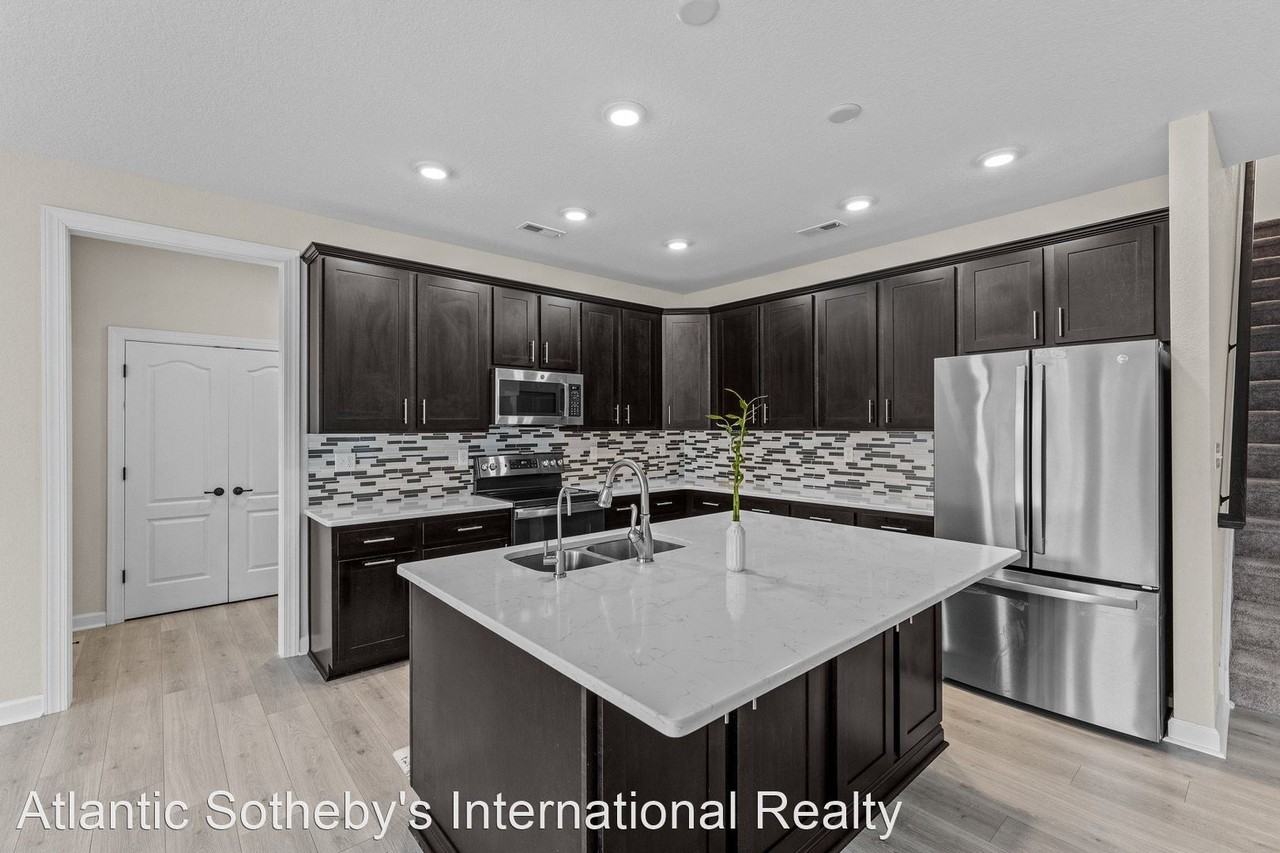 5228 Doswell St - Photo 3 of 35