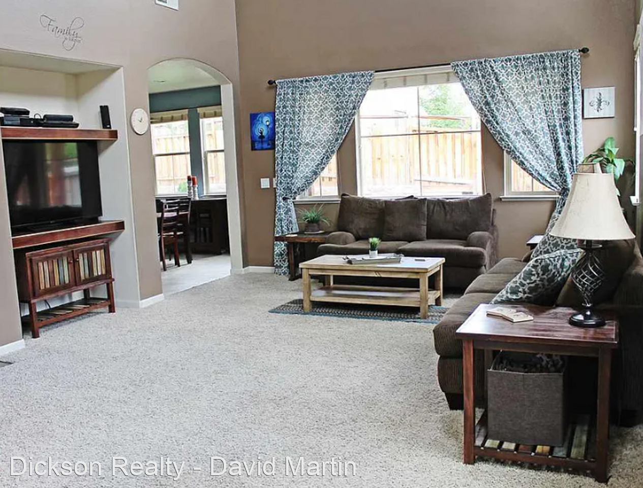 3990 White Oak Ln - Photo 3 of 21