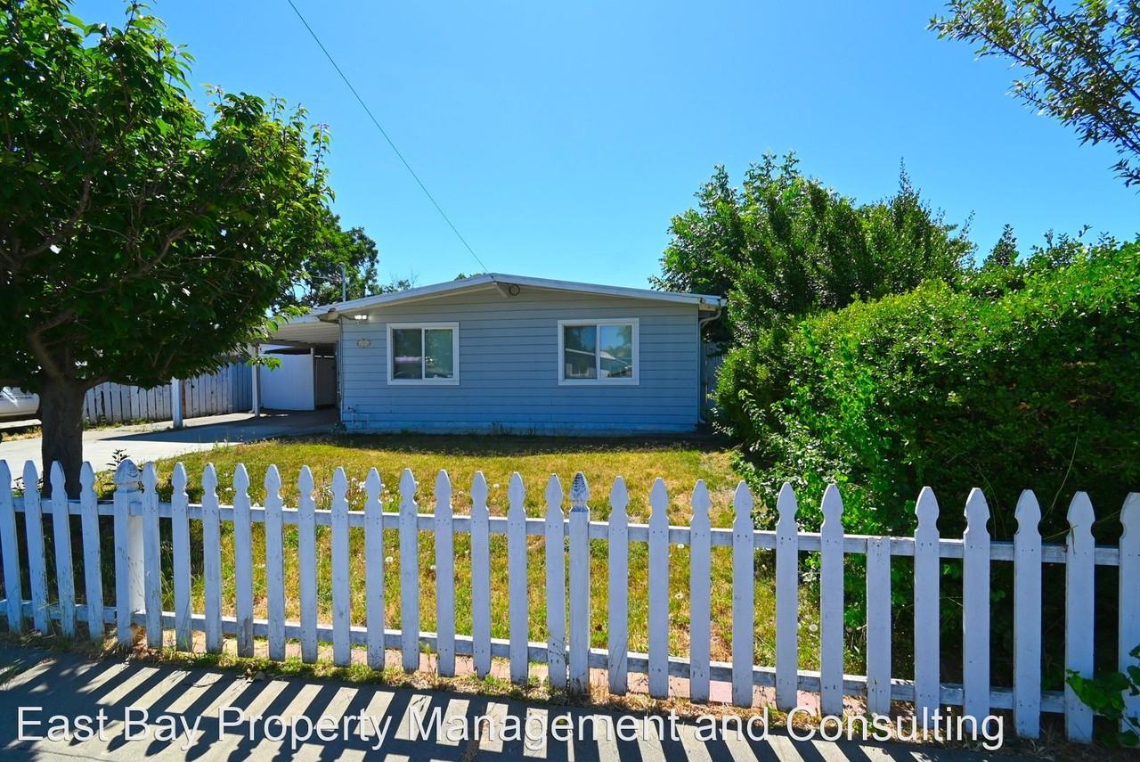 4374 Millard Ave - Photo 2 of 19