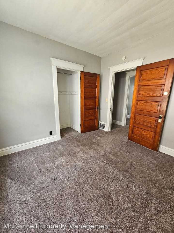 1233 Glenhurst Ct - Photo 2 of 6