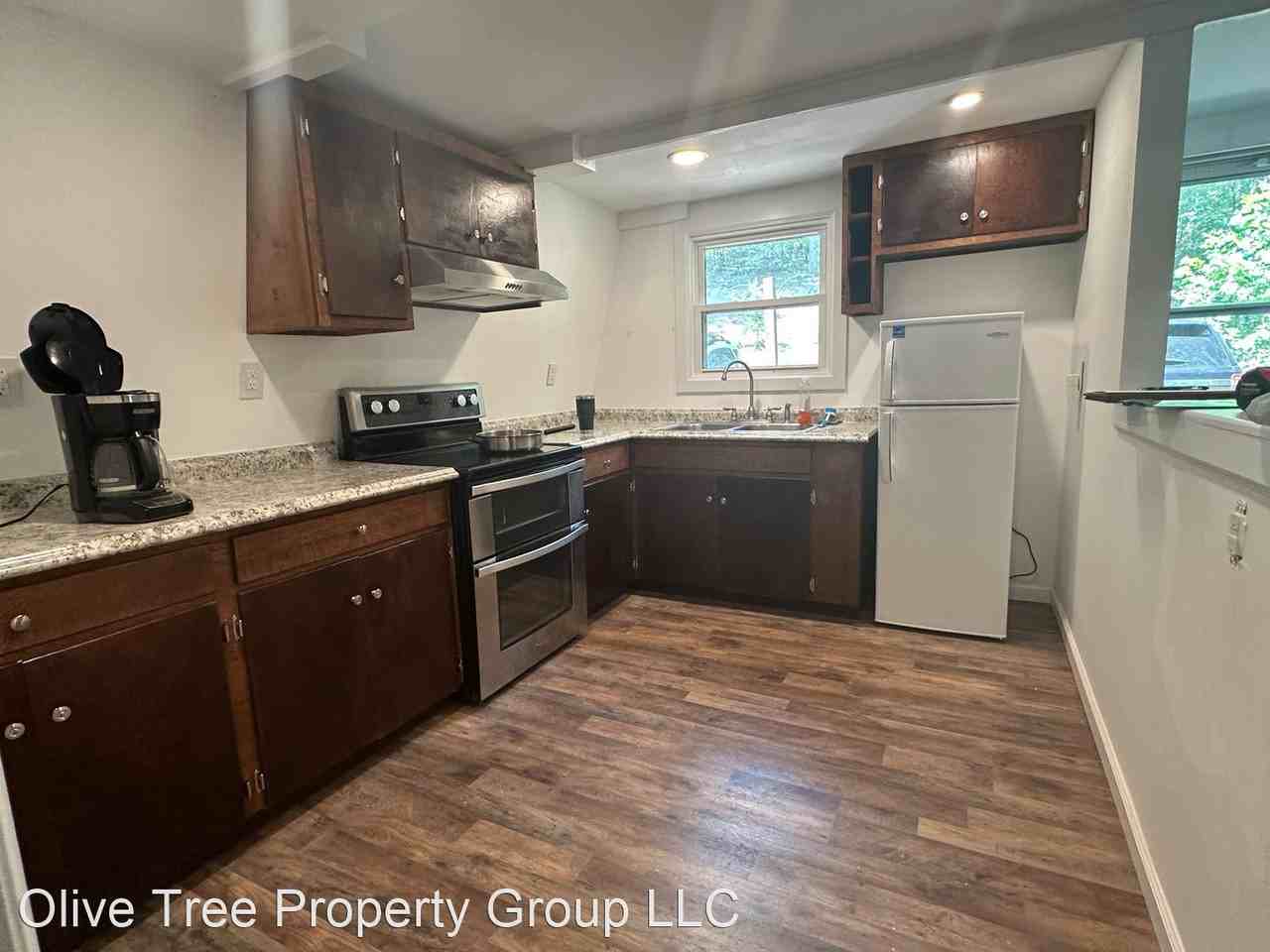 180 Persimmon Tree Ln - Photo 2 of 12