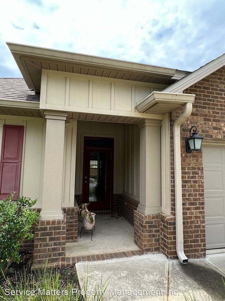 4533 Oak Orchard Cir - Photo 2 of 33