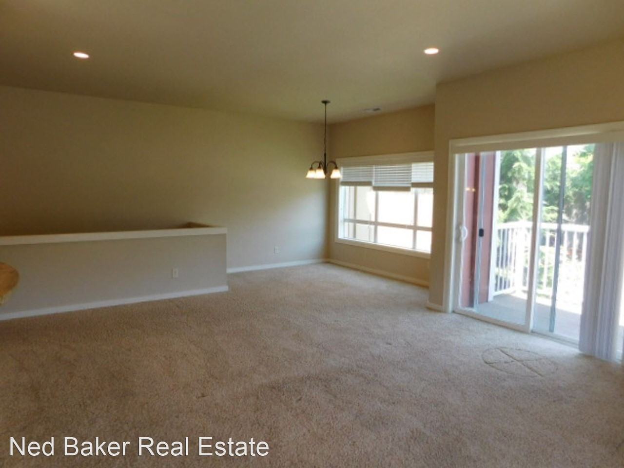 396 Market St Ne - Photo 3 of 24