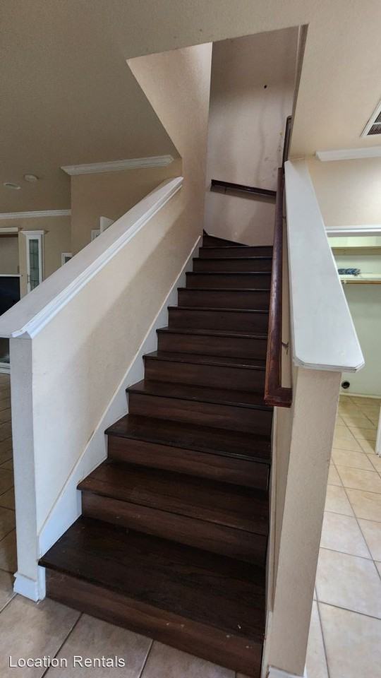 2622 111th St - Photo 3 of 27