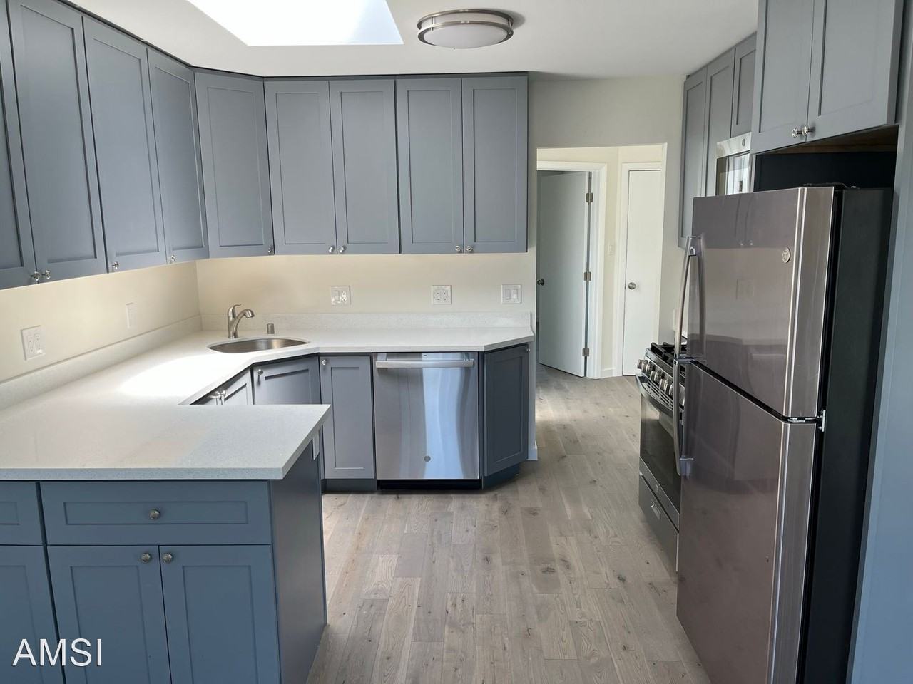 1846 43rd Ave - Photo 2 of 33