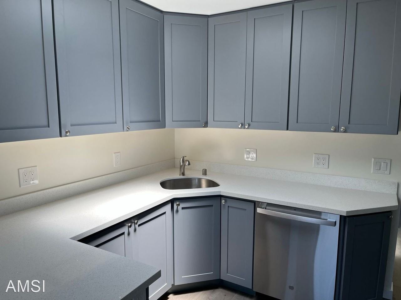 1846 43rd Ave - Photo 3 of 33