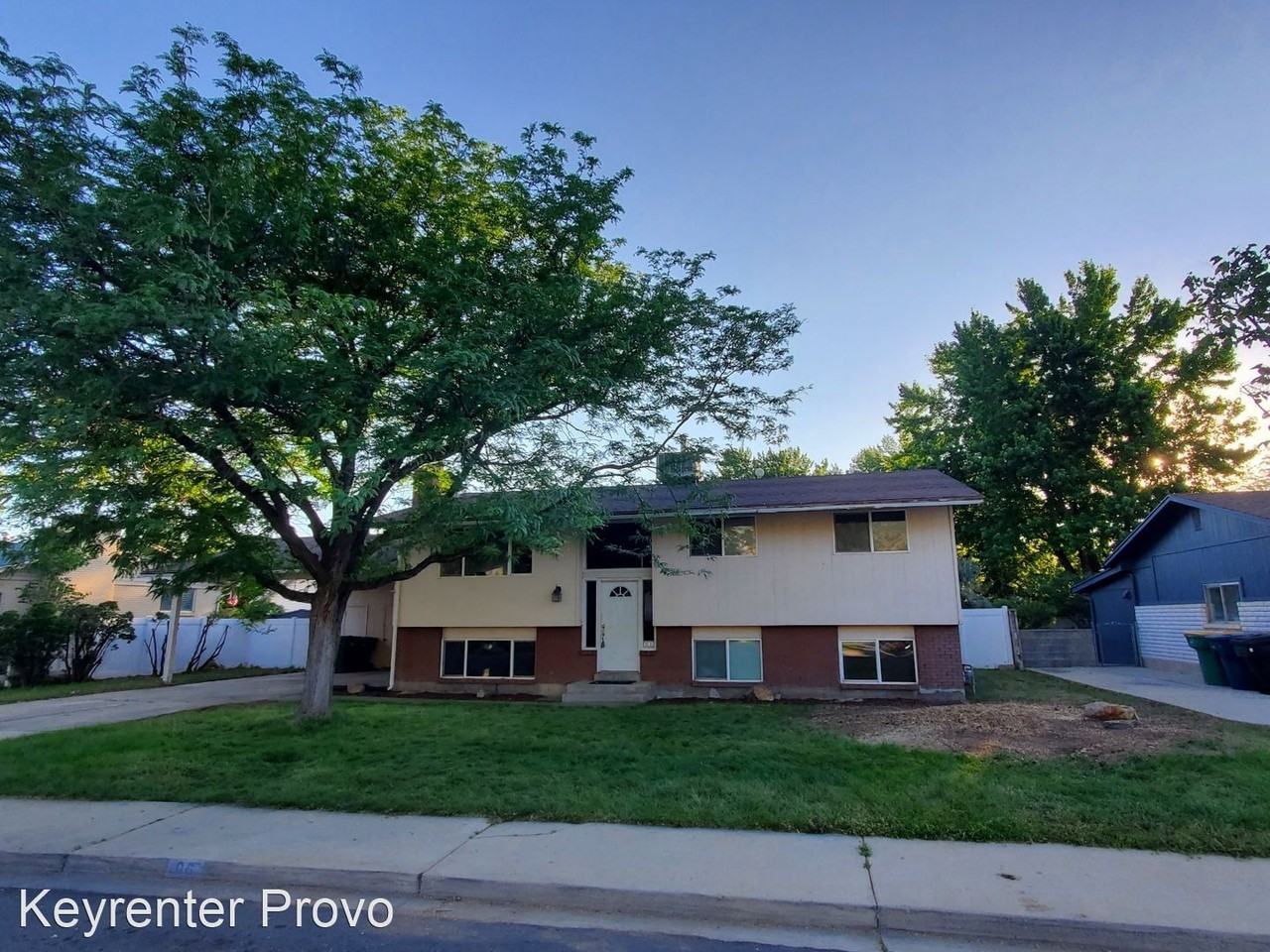 96 S 900 E - Photo 3 of 18