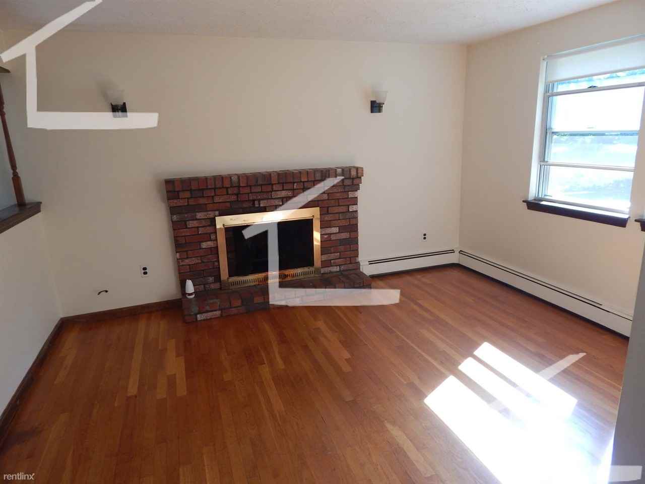 35 Hazel St - Photo 2 of 6