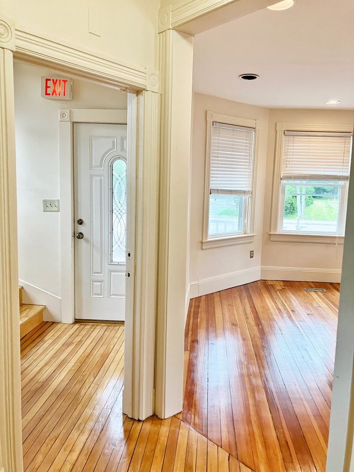 152 W Main St #1 - Photo 3 of 19