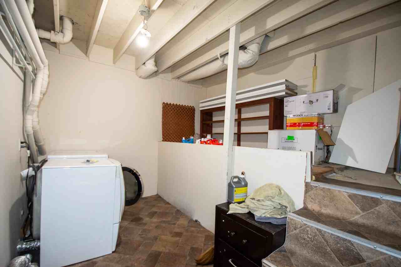 370 River View Dr - Photo 2 of 9