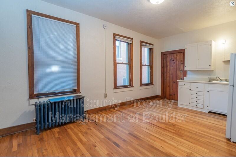 2408 8th St #8 - Photo 2 of 12