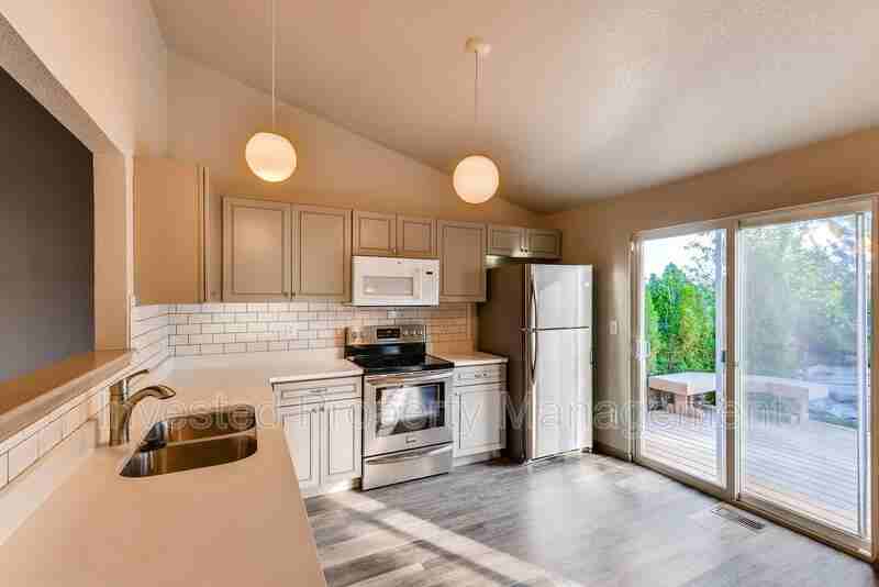 12853 Capital Creek St - Photo 4 of 11