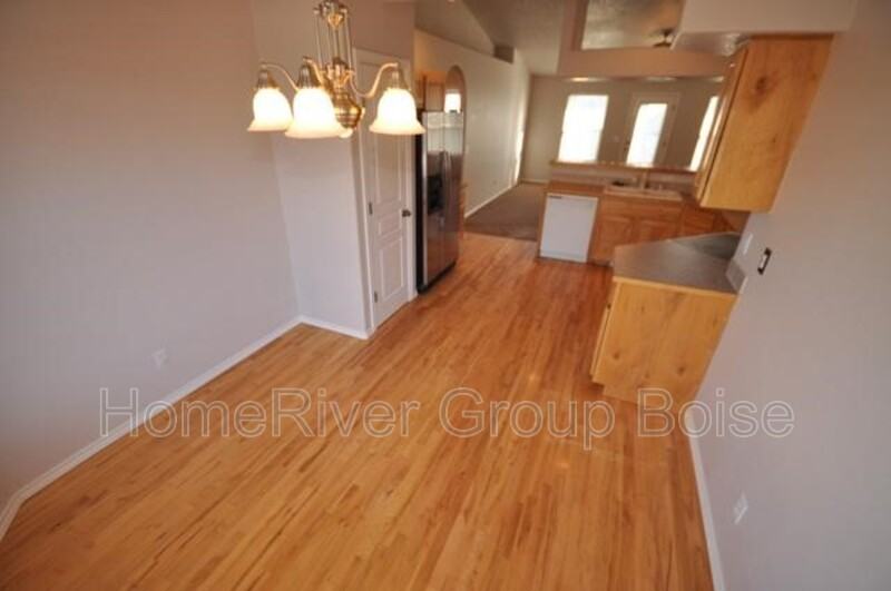 1309 W Crenshaw St - Photo 4 of 17