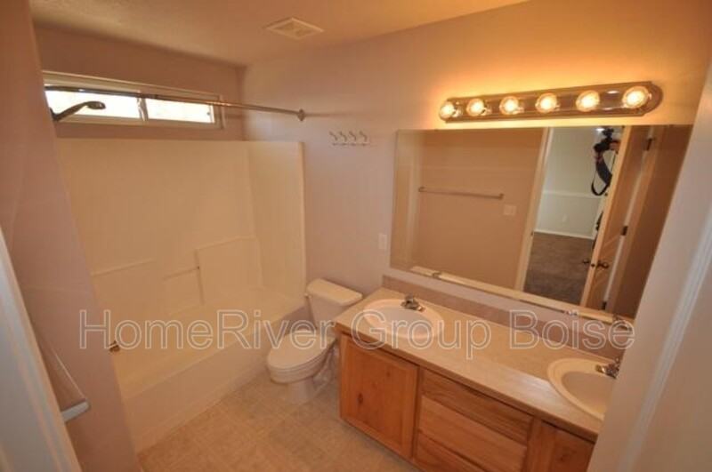 1309 W Crenshaw St - Photo 6 of 17