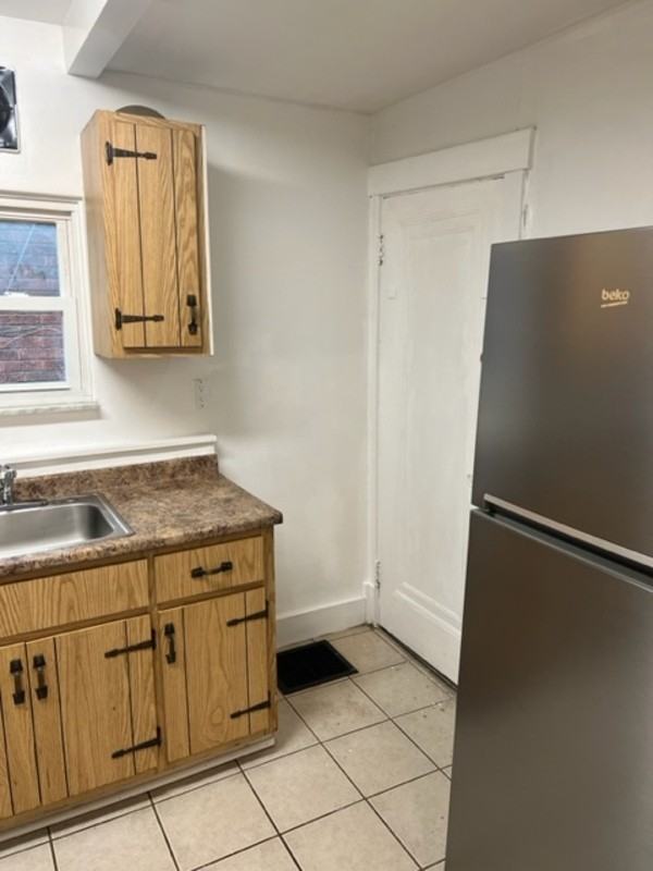225 Suncrest St - Photo 6 of 16