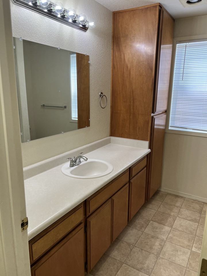 1855 Kellenbeck Ave - Photo 3 of 6