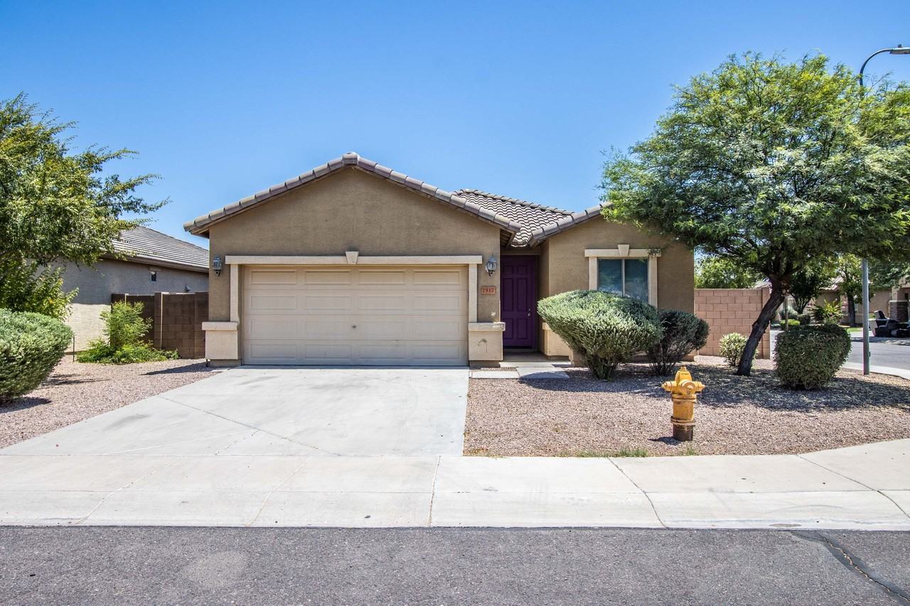 7917 S 73rd Ln - Photo 2 of 31