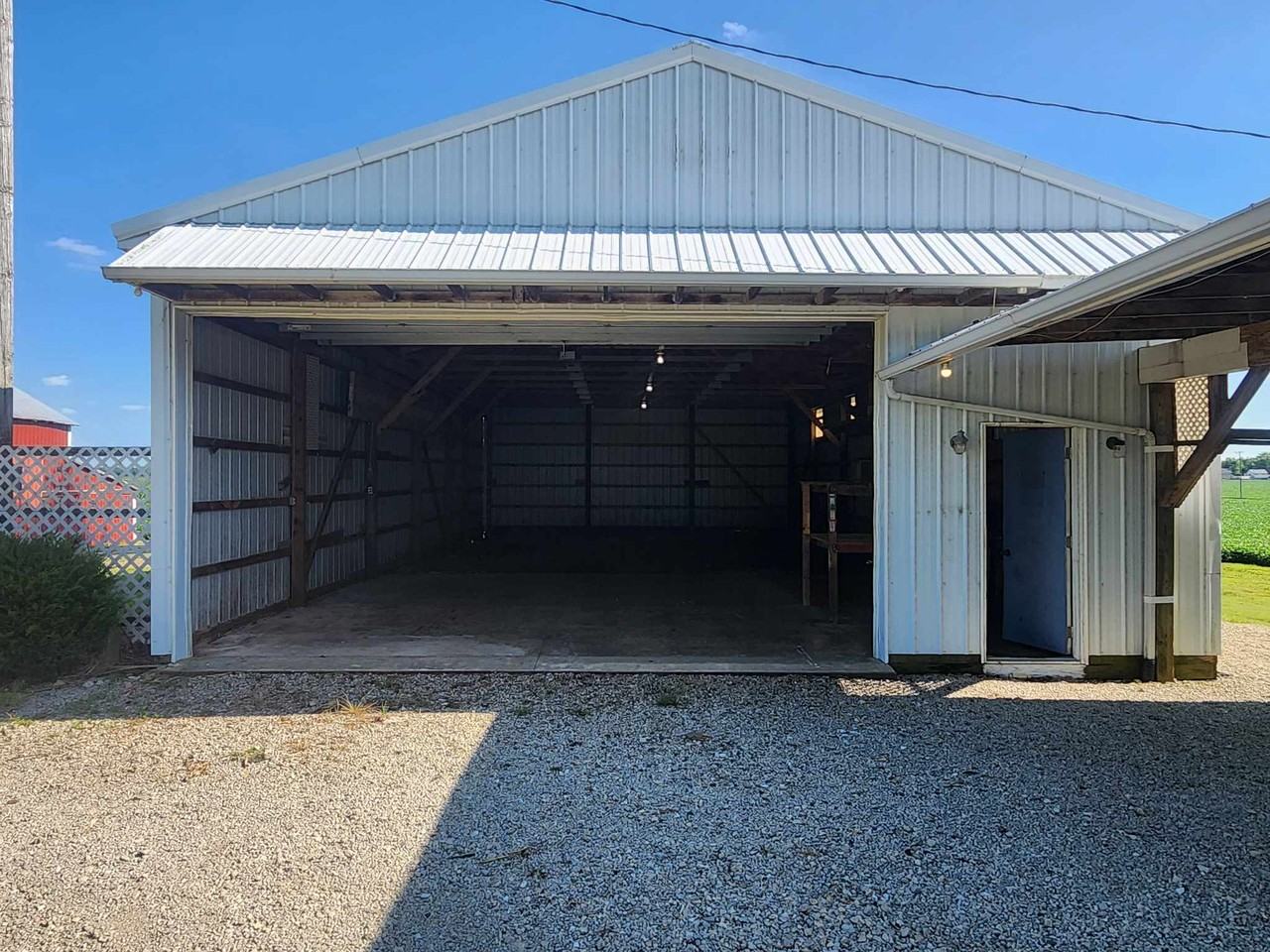 420 East Holtzmuller Road - Photo 7 of 23