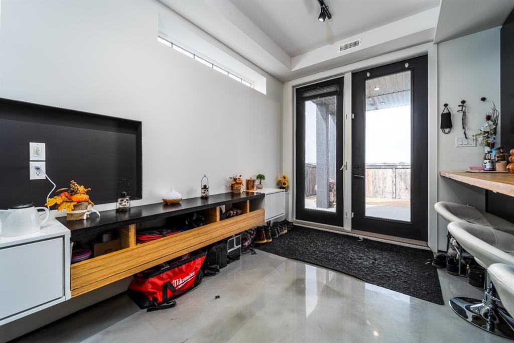 351B Skeena Cres W - Photo 4 of 20